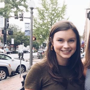 Meet your Posher, Caroline